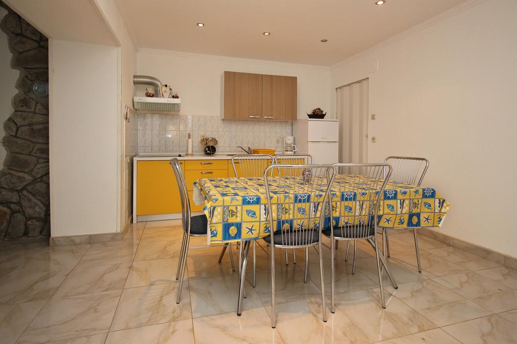 Apartment Drazen Šilo Habitación foto